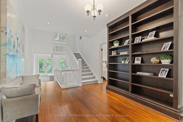 379 Walmer Rd, House detached with 7 bedrooms, 6 bathrooms and 4 parking in Toronto ON | Image 7