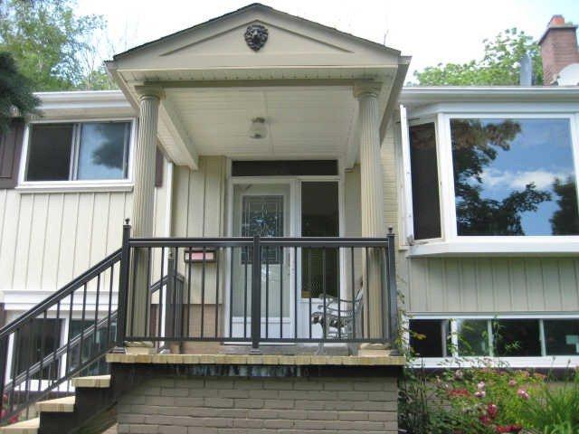 48 Sir Raymond Dr, House detached with 3 bedrooms, 2 bathrooms and 2 parking in Toronto ON | Image 2
