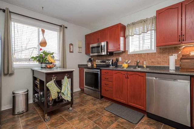 79 Chalmers Dr, House detached with 2 bedrooms, 2 bathrooms and 4 parking in Barrie ON | Image 8