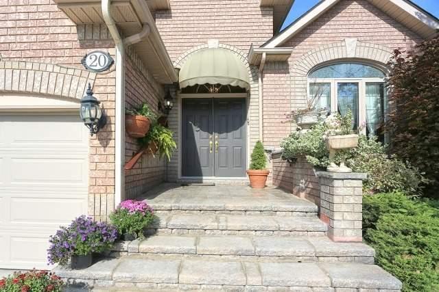 20 Helmsdale Ave, House detached with 3 bedrooms, 3 bathrooms and 4 parking in Vaughan ON | Image 2