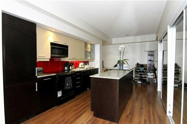 836 - 8 Telegram Mews, Condo with 3 bedrooms, 3 bathrooms and 2 parking in Toronto ON | Image 2
