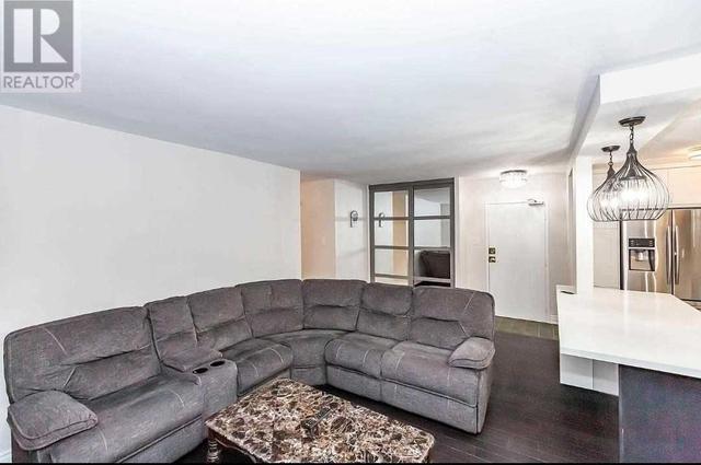 1402 - 3170 Kirwin Ave W, Condo with 2 bedrooms, 2 bathrooms and 1 parking in Mississauga ON | Image 5