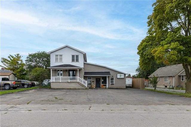 6131 Virginia St, House detached with 3 bedrooms, 3 bathrooms and 12 parking in Niagara Falls ON | Card Image