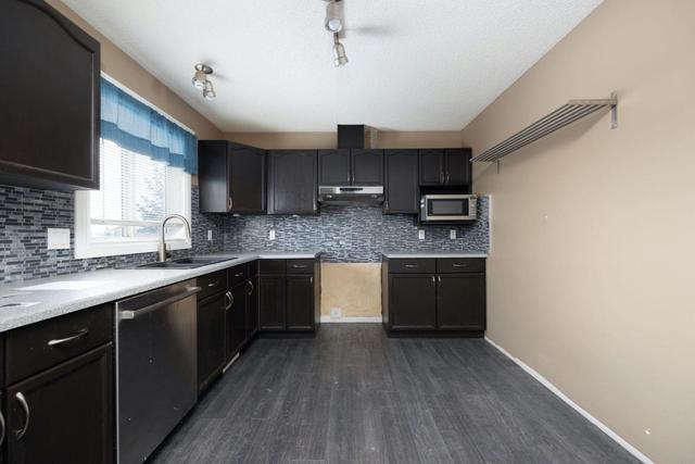 16 - 101 Langevin Road, Home with 3 bedrooms, 2 bathrooms and 2 parking in Wood Buffalo AB | Image 10