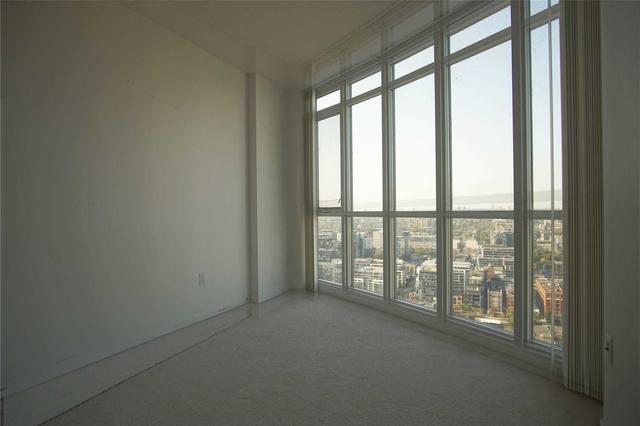 3902 - 21 Iceboat Terr, Condo with 1 bedrooms, 1 bathrooms and 1 parking in Toronto ON | Image 23
