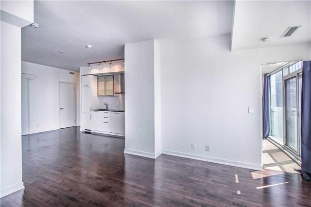 1604 - 12 York St, Condo with 3 bedrooms, 2 bathrooms and 1 parking in Toronto ON | Image 13