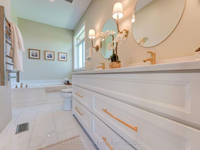 917 Bayley Crt, House detached with 2 bedrooms, 3 bathrooms and 5 parking in Newmarket ON | Image 9