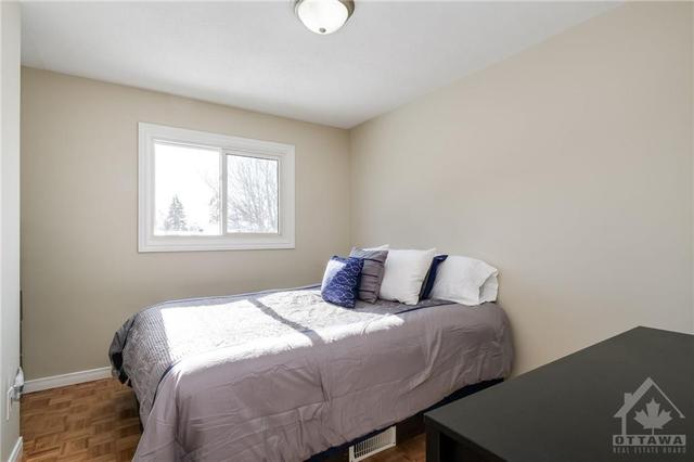4 Montebello Lane, Home with 3 bedrooms, 2 bathrooms and 4 parking in Ottawa ON | Image 16