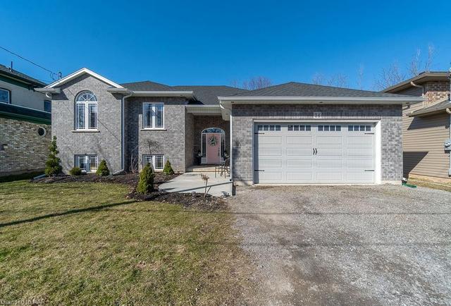 34 Concession Road, House detached with 5 bedrooms, 3 bathrooms and null parking in Fort Erie ON | Image 2