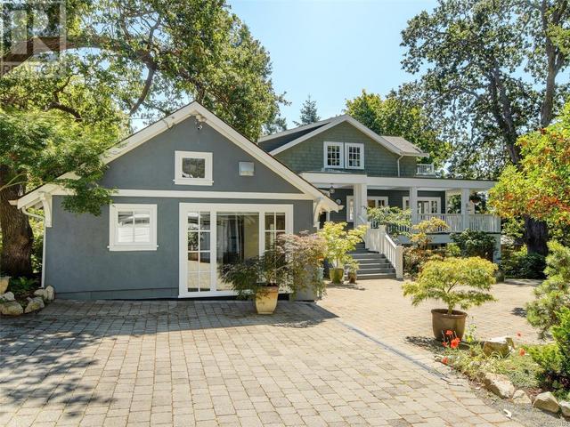2937 Tudor Ave, House detached with 4 bedrooms, 5 bathrooms and 4 parking in Saanich BC | Image 56