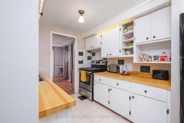 17 Bay St, House detached with 3 bedrooms, 2 bathrooms and 10 parking in Westport ON | Image 15