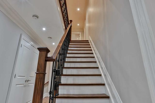 181 Ridley Blvd, House detached with 5 bedrooms, 5 bathrooms and 6 parking in Toronto ON | Image 18