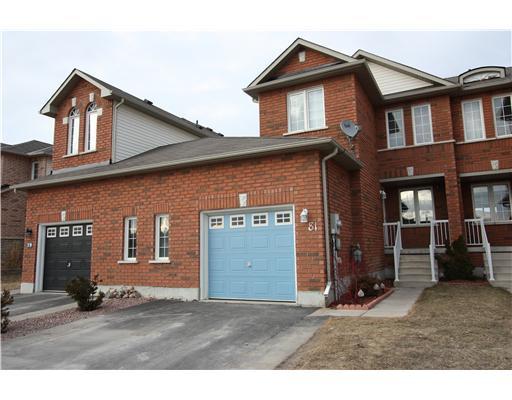 81 Pringle Dr, House attached with 3 bedrooms, 3 bathrooms and null parking in Barrie ON | Image 1
