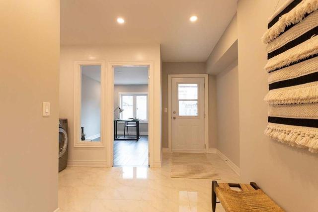 568 Delaware Ave N, House detached with 3 bedrooms, 4 bathrooms and 2 parking in Toronto ON | Image 3