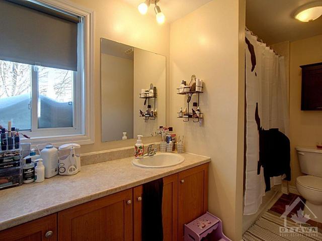 277 Ridgepark Private, Townhouse with 3 bedrooms, 3 bathrooms and 1 parking in Ottawa ON | Image 12