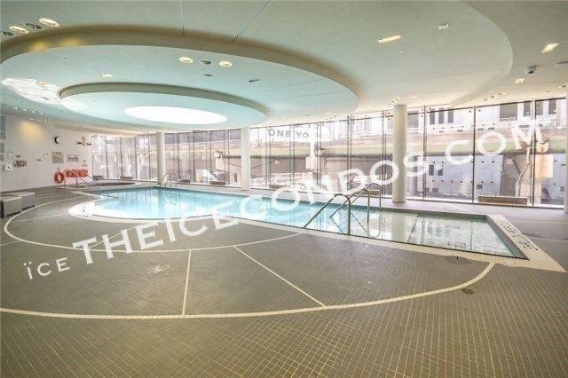 4407 - 12 York St, Condo with 2 bedrooms, 2 bathrooms and 1 parking in Toronto ON | Image 9