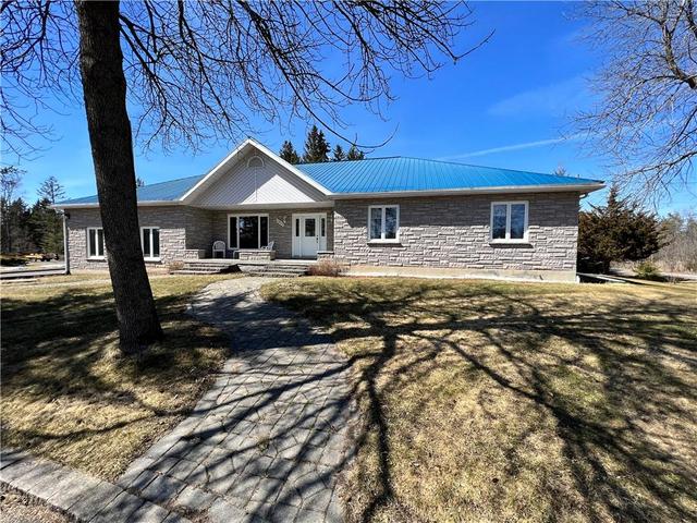 3805 Big Rideau Lake Road, House detached with 3 bedrooms, 2 bathrooms and 14 parking in Rideau Lakes ON | Image 15