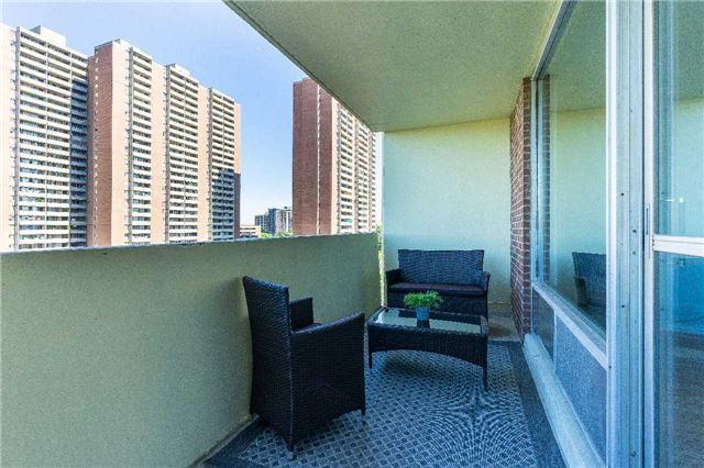 809 - 5 Massey Sq, Condo with 3 bedrooms, 2 bathrooms and null parking in Toronto ON | Image 15