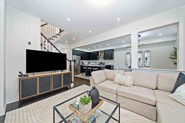 146 Moody Dr, House attached with 3 bedrooms, 3 bathrooms and 2 parking in Vaughan ON | Image 3