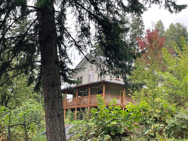 1308 Mountain Station Road, House detached with 7 bedrooms, 4 bathrooms and 5 parking in Central Kootenay E BC | Image 2