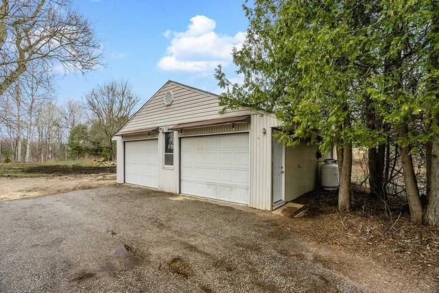 8109 Highway 93, House detached with 2 bedrooms, 1 bathrooms and 10 parking in Tiny ON | Image 9