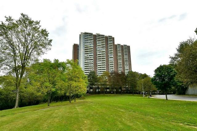 409 - 5 Massey Sq, Condo with 3 bedrooms, 2 bathrooms and 2 parking in Toronto ON | Image 12