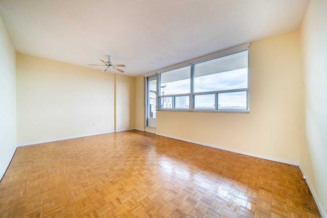 1102 - 40 Homewood Ave, Condo with 2 bedrooms, 1 bathrooms and 1 parking in Toronto ON | Image 5