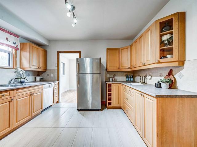 351 Lauder Ave, House detached with 3 bedrooms, 2 bathrooms and 1 parking in Toronto ON | Image 3