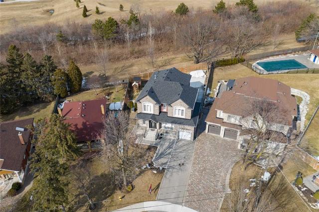 16 Garside Cres, House detached with 3 bedrooms, 4 bathrooms and 4 parking in Toronto ON | Image 23
