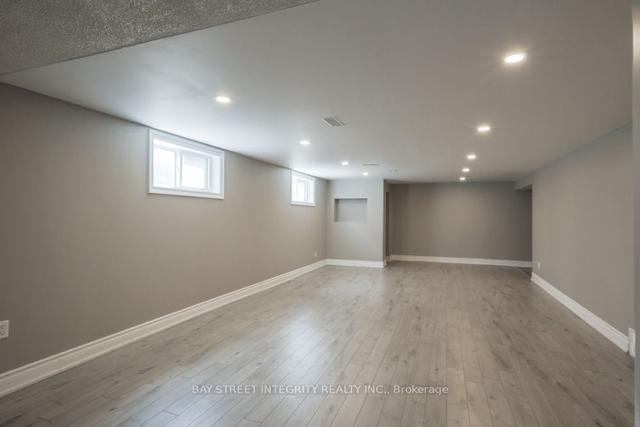 237 Willowdale Ave, House detached with 1 bedrooms, 1 bathrooms and 2 parking in Toronto ON | Image 2