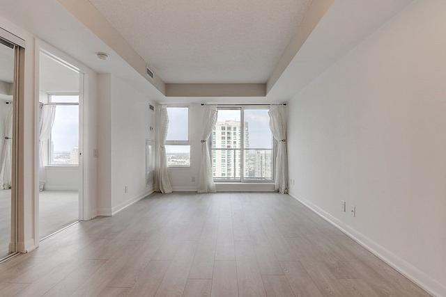 2503 - 25 Town Centre Crt, Condo with 1 bedrooms, 1 bathrooms and 1 parking in Toronto ON | Image 7