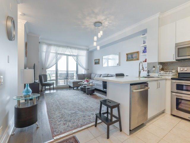 421 - 11121 Yonge St, Condo with 1 bedrooms, 1 bathrooms and 1 parking in Richmond Hill ON | Image 2
