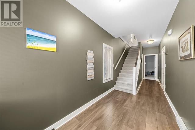121 - 1064 Gala Crt, House attached with 3 bedrooms, 4 bathrooms and 3 parking in Langford BC | Image 5