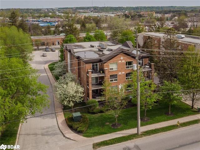 103 - 117 Edgehill Drive, House attached with 2 bedrooms, 1 bathrooms and 1 parking in Barrie ON | Image 13