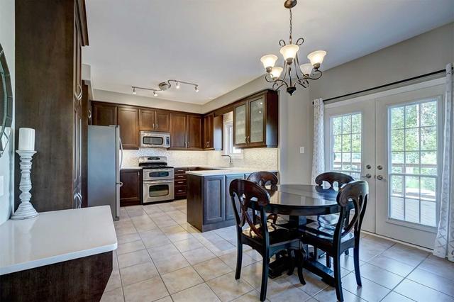 2 Springwood Crt, House detached with 4 bedrooms, 3 bathrooms and 4 parking in Barrie ON | Image 4
