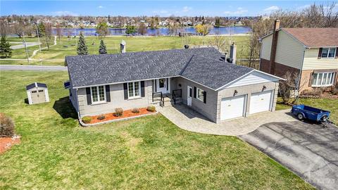 74 Colonel By Crescent, House detached with 4 bedrooms, 3 bathrooms and 6 parking in Smiths Falls ON | Card Image