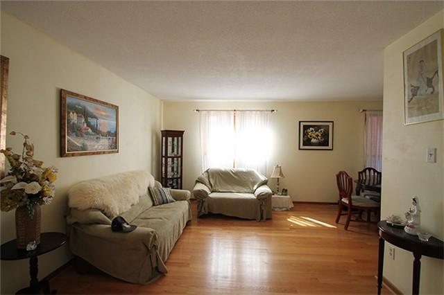 81 Wharton Sq, House detached with 4 bedrooms, 4 bathrooms and 4 parking in Toronto ON | Image 2