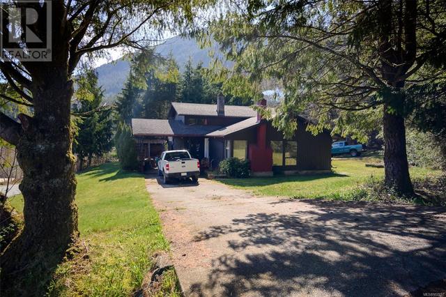 231 Sayward Hts, House detached with 3 bedrooms, 1 bathrooms and 3 parking in Sayward BC | Image 1