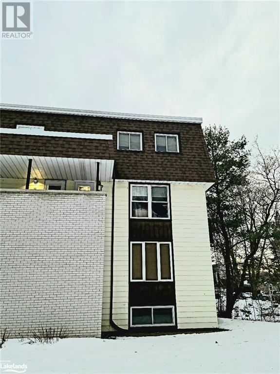 201 - 355 Bethune Drive S, Condo with 3 bedrooms, 1 bathrooms and 1 parking in Gravenhurst ON | Image 2