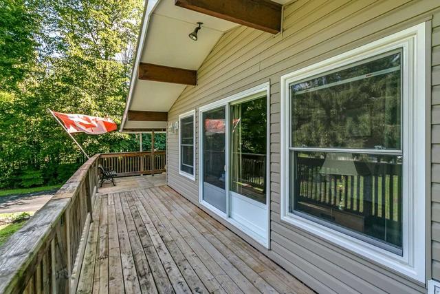 93 Armstrong Crt, House detached with 2 bedrooms, 1 bathrooms and 20 parking in Kawartha Lakes ON | Image 8