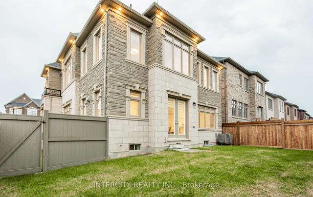 81 Boulton Tr, House detached with 4 bedrooms, 6 bathrooms and 4 parking in Oakville ON | Image 33