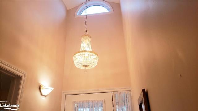 Vaulted ceiling in front foyer to greet your guests | Image 7