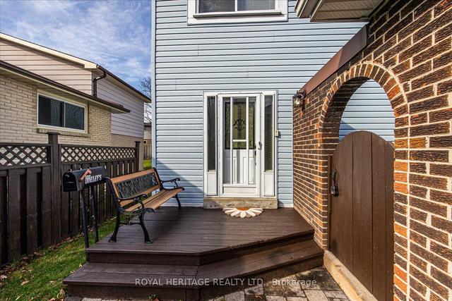 17 Danton Crt, House detached with 4 bedrooms, 2 bathrooms and 6 parking in Ajax ON | Image 12