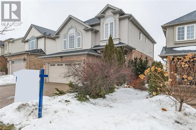 34 Pebblecreek Drive, House detached with 3 bedrooms, 2 bathrooms and 5 parking in Kitchener ON | Image 4