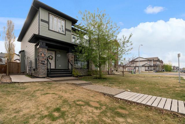 364 Falcon Drive, House detached with 5 bedrooms, 3 bathrooms and 2 parking in Wood Buffalo AB | Image 2