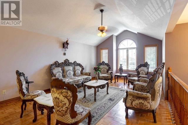 126 Hampton Cres, House detached with 3 bedrooms, 2 bathrooms and 8 parking in Windsor ON | Image 11