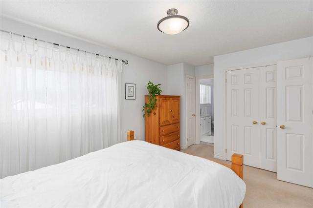 18 Watson Dr, House detached with 3 bedrooms, 3 bathrooms and 6 parking in Barrie ON | Image 17