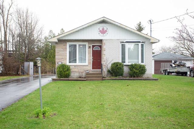 155 Queen St, House detached with 2 bedrooms, 2 bathrooms and 6 parking in Kawartha Lakes ON | Image 1
