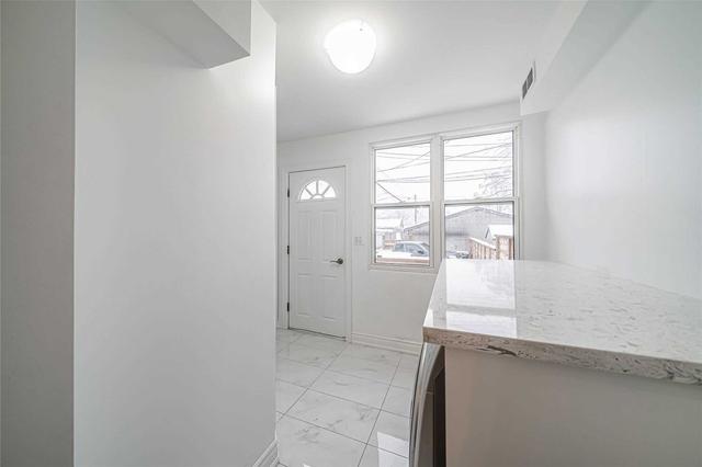 15 Yarmouth Rd, House semidetached with 3 bedrooms, 5 bathrooms and 2 parking in Toronto ON | Image 5