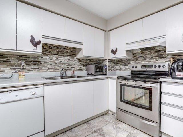 1205 - 10 Laurelcrest St, Condo with 2 bedrooms, 1 bathrooms and 1 parking in Brampton ON | Image 11